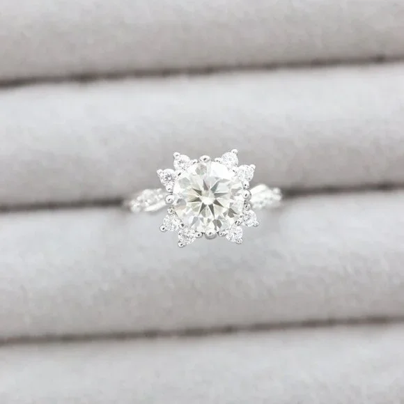 S925 2ct Clear Moissanite Diamond Sunflower Style Engagement Ring Silver - Picture 5 of 6